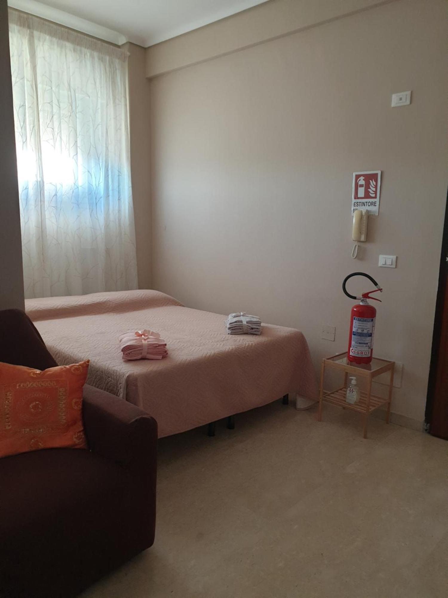 A "Casa Inn-Centro" Monolocale 卡塔尼亚 外观 照片